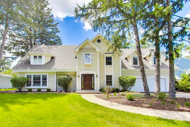 2074 Greenview Road, Northbrook, IL 60062