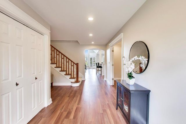 2074 Greenview Road, Northbrook, IL 60062