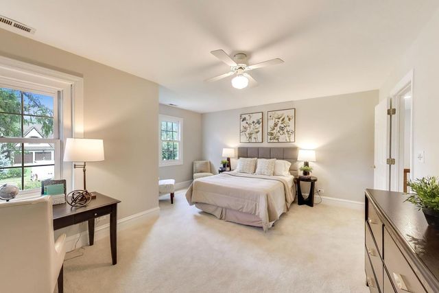 2074 Greenview Road, Northbrook, IL 60062