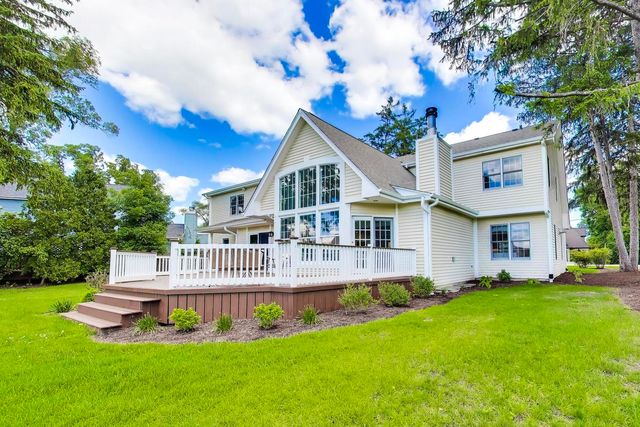 2074 Greenview Road, Northbrook, IL 60062
