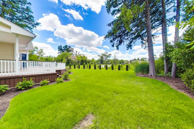 2074 Greenview Road, Northbrook, IL 60062