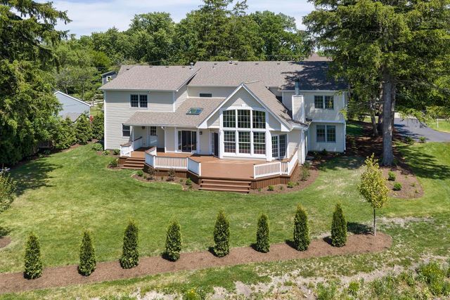 2074 Greenview Road, Northbrook, IL 60062