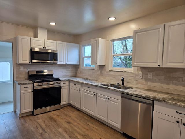 348 W Clay St, Stockton, CA 95206