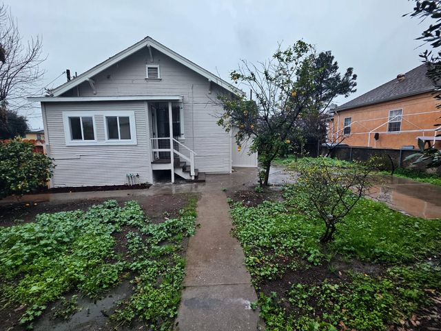 348 W Clay St, Stockton, CA 95206