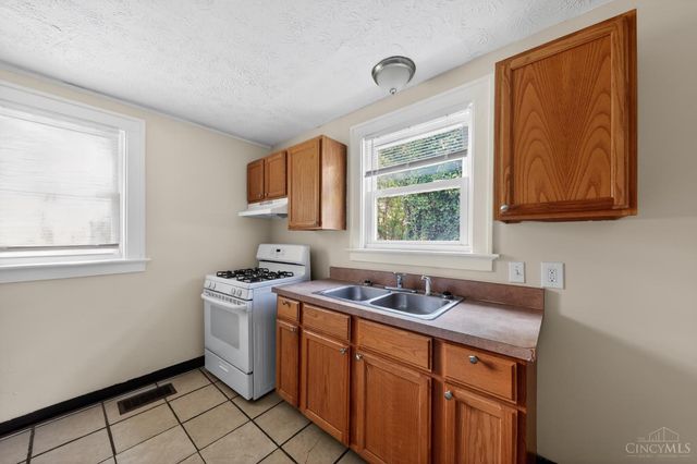 6808 Betts Avenue, North College Hill, OH 45239