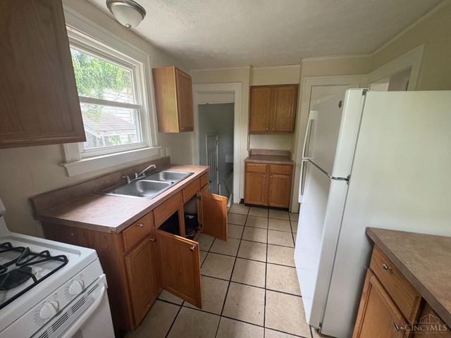 6808 Betts Avenue, North College Hill, OH 45239