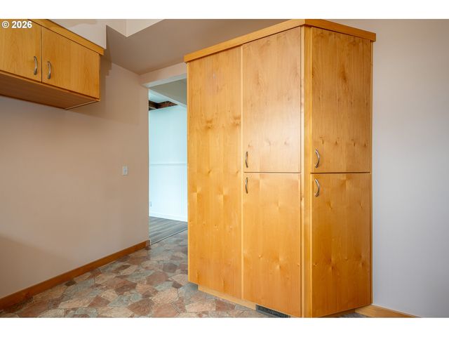 1139 Nw YAMHILL St, Mc Minnville, OR 97128