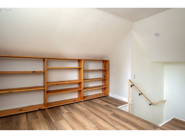 1139 Nw YAMHILL St, Mc Minnville, OR 97128