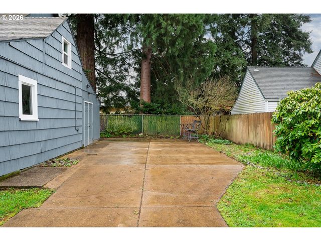 1139 Nw YAMHILL St, Mc Minnville, OR 97128