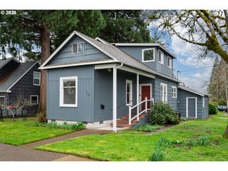 1139 Nw YAMHILL St, Mc Minnville, OR 97128