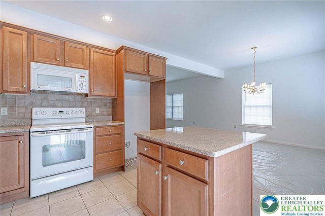 7707 Racite Road, Macungie, PA 18062