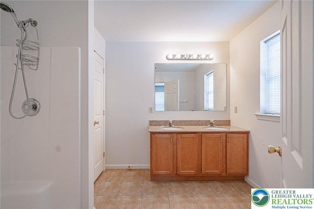 7707 Racite Road, Macungie, PA 18062