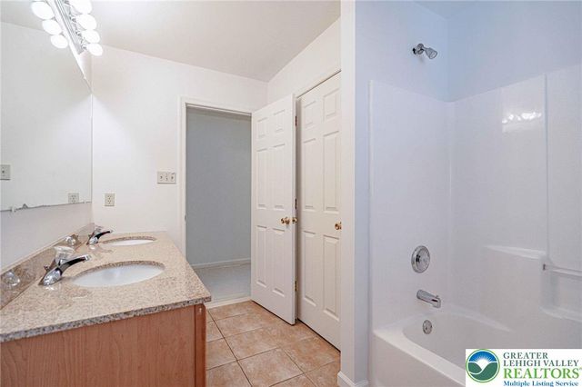 7707 Racite Road, Macungie, PA 18062