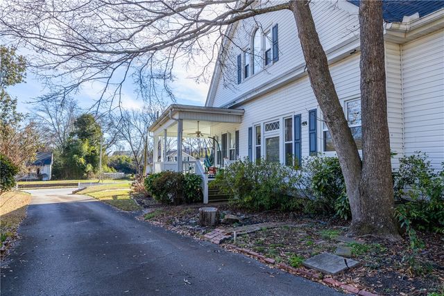 711 NE Main Street, Easley, SC 29640