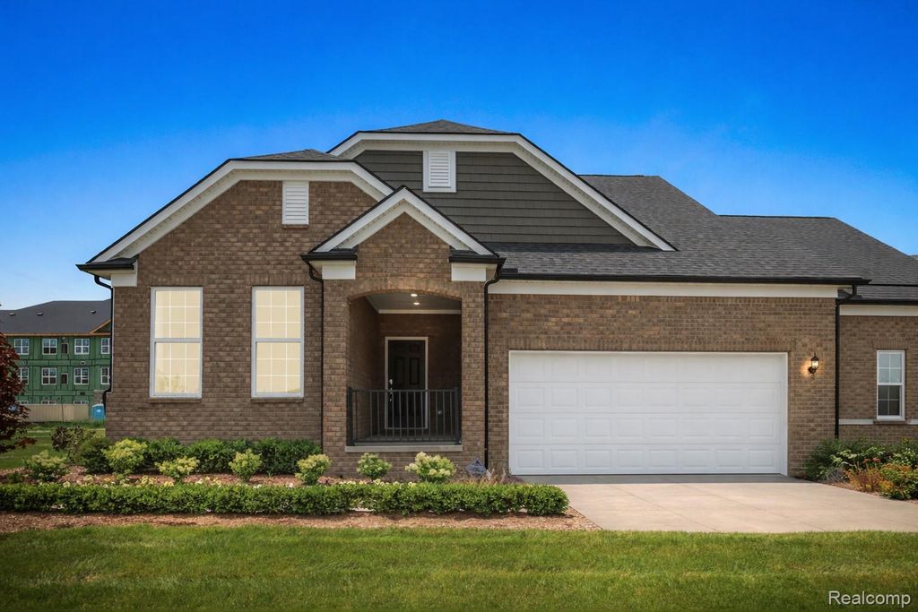 42807 Arbor Drive, Clinton Charter Township, MI 48038