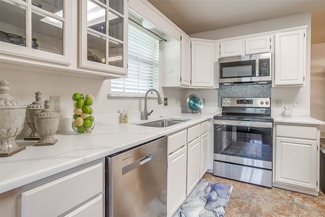 709 Berkley Drive, Cleburne, TX 76033