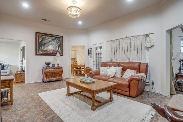 709 Berkley Drive, Cleburne, TX 76033