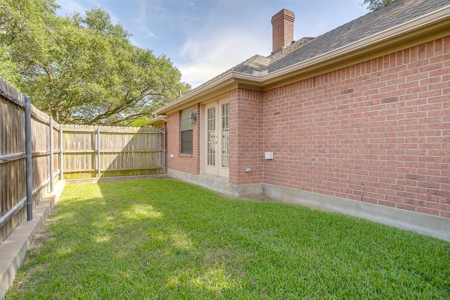 709 Berkley Drive, Cleburne, TX 76033