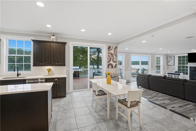 12 Woodlake Drive, Johnston, RI 02919