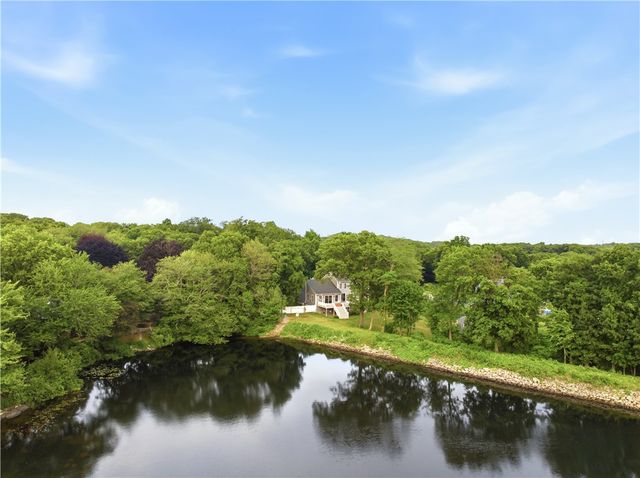 12 Woodlake Drive, Johnston, RI 02919