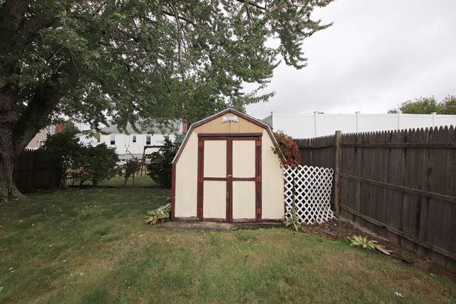 15 Lewis Lane, Saugus, MA 01906