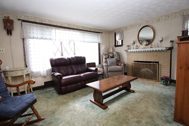 15 Lewis Lane, Saugus, MA 01906