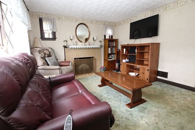 15 Lewis Lane, Saugus, MA 01906