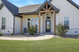 223 Columbia Court, Springtown, TX 76082