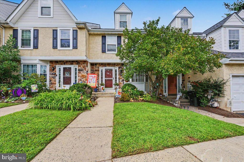 1604 COVENTRY POINTE LN, POTTSTOWN, PA 19465 — exterior