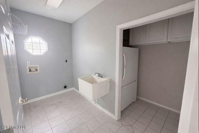 21120 Road 311, Kiln, MS 39556