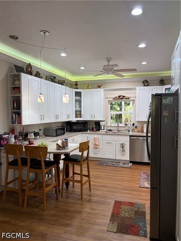 92 Evergreen RD, North Fort Myers, FL 33903