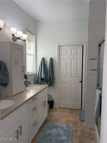 92 Evergreen RD, North Fort Myers, FL 33903