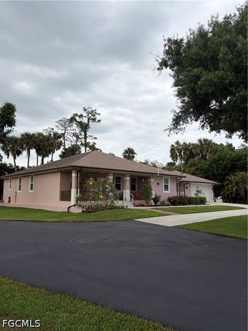 92 Evergreen RD, North Fort Myers, FL 33903
