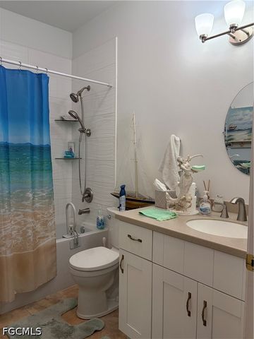 92 Evergreen RD, North Fort Myers, FL 33903