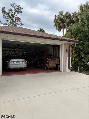 92 Evergreen RD, North Fort Myers, FL 33903