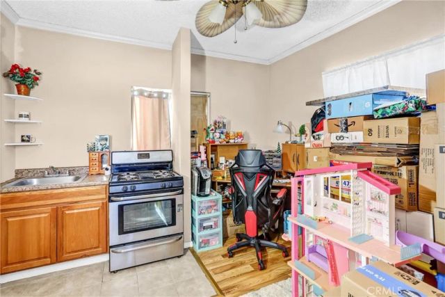 7848 Elm Street, Highland, CA 92410