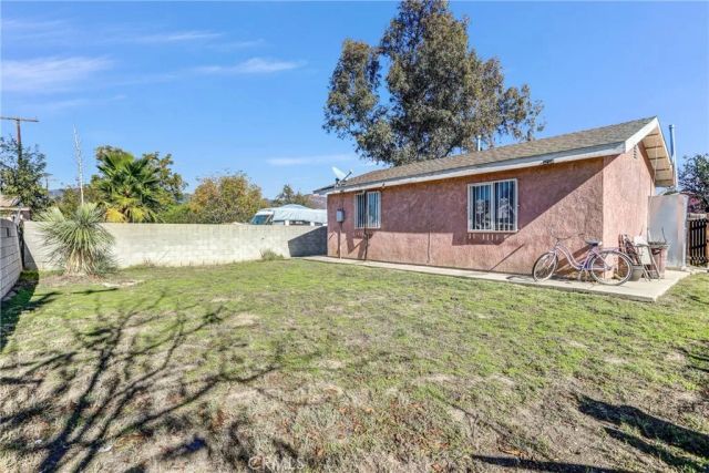 7848 Elm Street, Highland, CA 92410