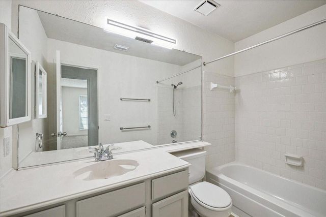 143 W Village Knoll Circle, Spring, TX 77381