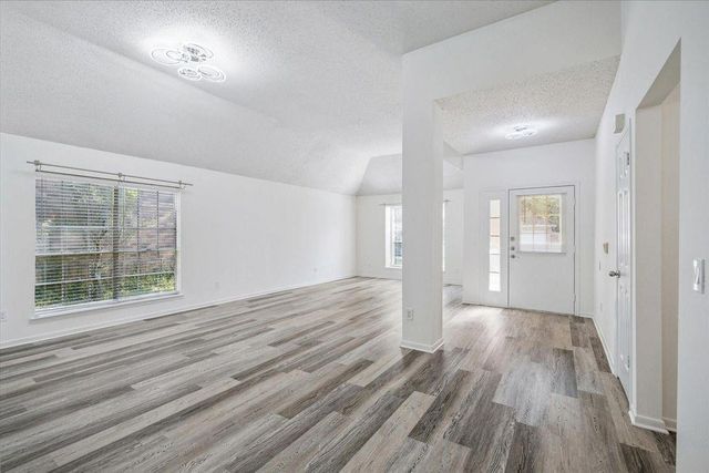 143 W Village Knoll Circle, Spring, TX 77381