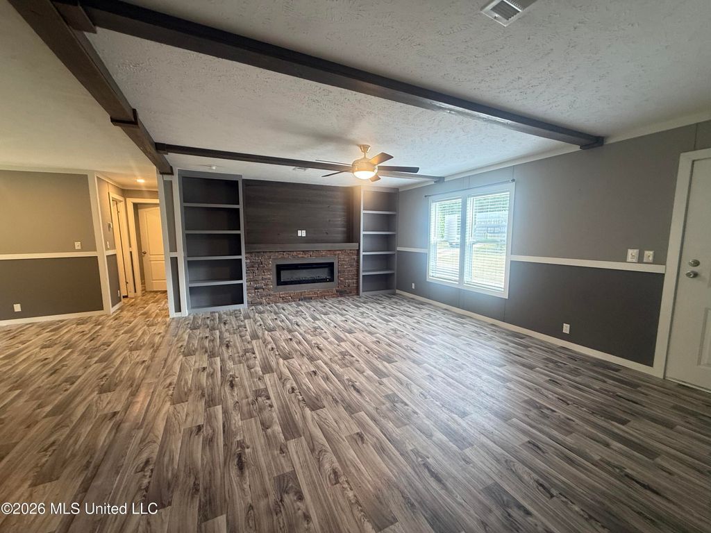 70 Honeysuckle Crossing, Sarah, MS 38665 — photo 3