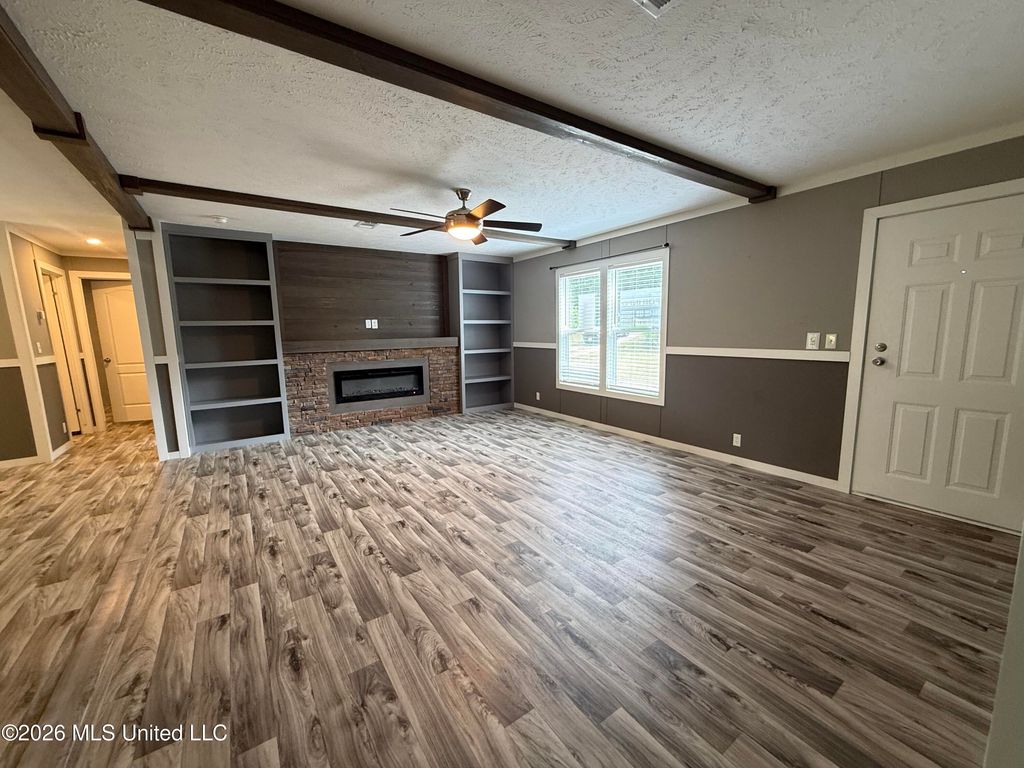 70 Honeysuckle Crossing, Sarah, MS 38665 — photo 4