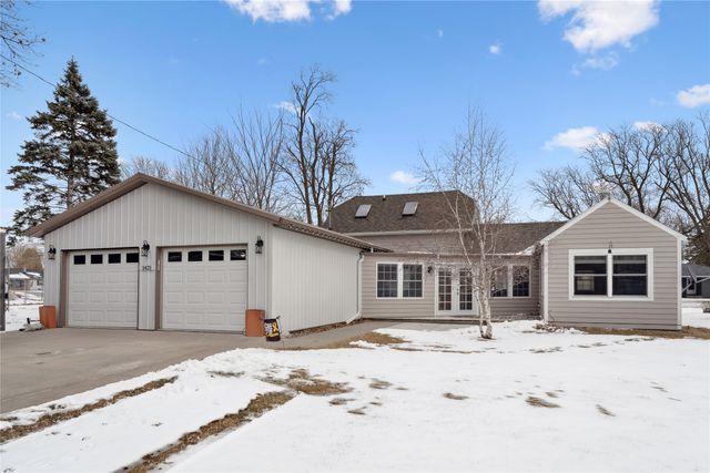 1421 Hobart Street, Grinnell, IA 50112