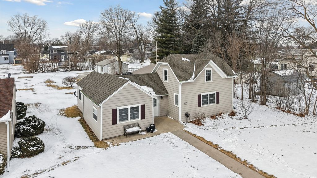 1421 Hobart Street, Grinnell, IA 50112