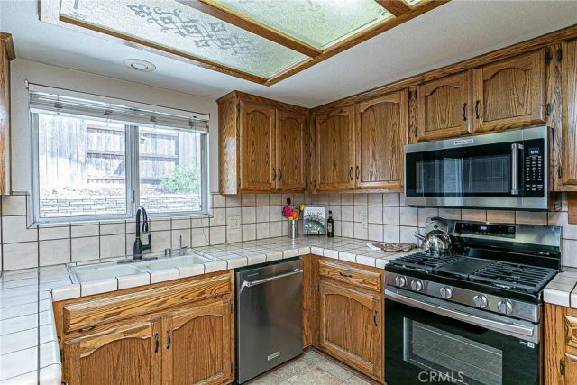 935 Rainbow, Santa Maria, CA 93455