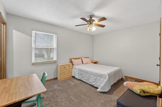 5209 NW Pennington Lane, Blue Springs, MO 64015