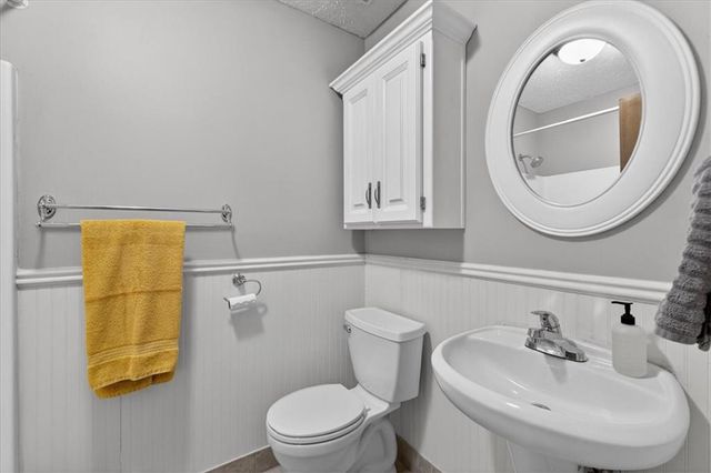 5209 NW Pennington Lane, Blue Springs, MO 64015