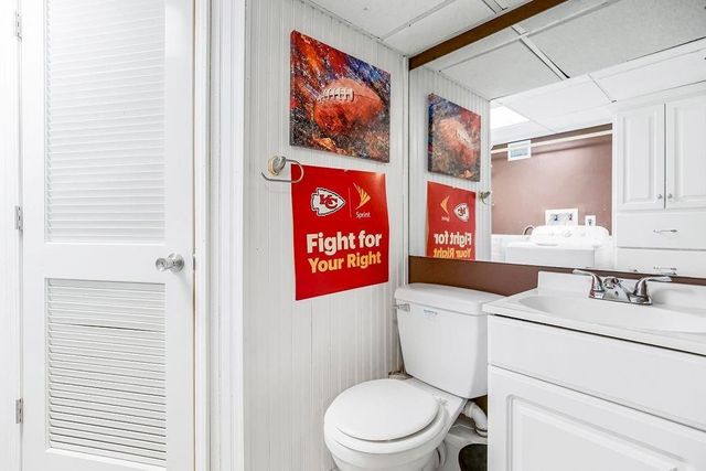 5209 NW Pennington Lane, Blue Springs, MO 64015