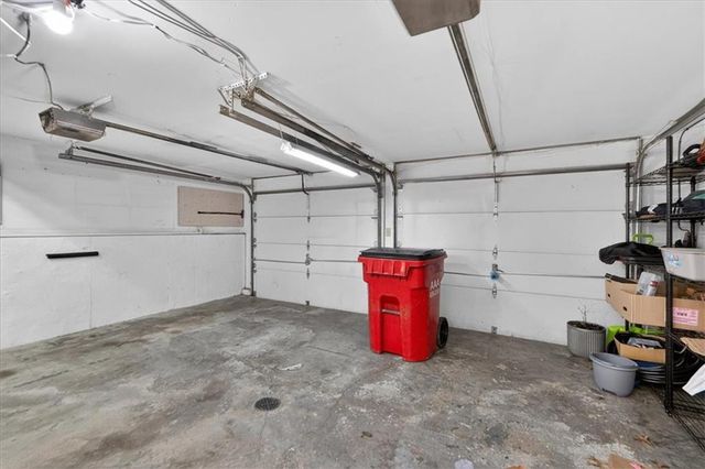 5209 NW Pennington Lane, Blue Springs, MO 64015