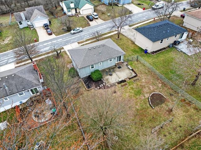 5209 NW Pennington Lane, Blue Springs, MO 64015