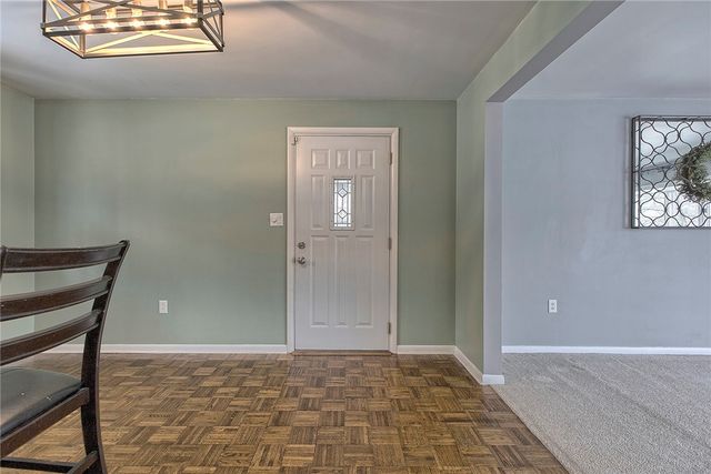 149 Crest View, Hempfield Twp, PA 15601